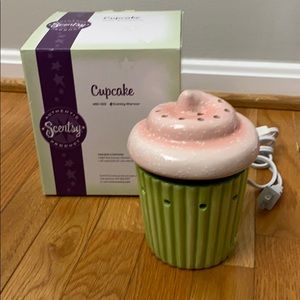 NIB Cupcake Scentsy Warmer